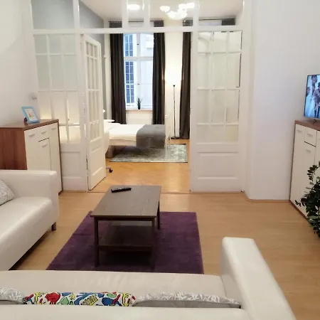 Апартаменты Filinhome Zmaj Jovina Нови-Сад