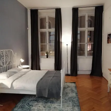 Filinhome Zmaj Jovina Апартаменты Нови-Сад